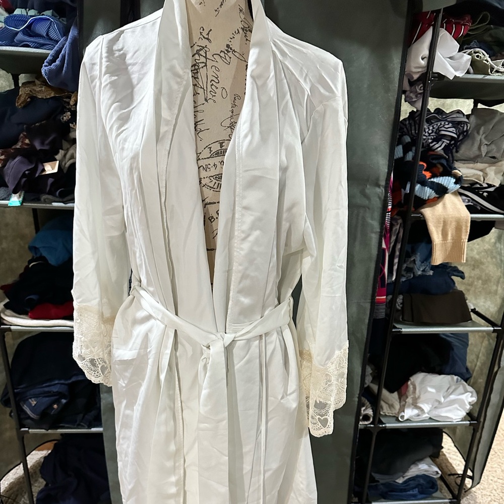 Satin robe